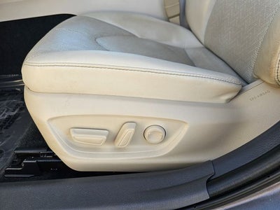 2023 Toyota Camry Hybrid XLE