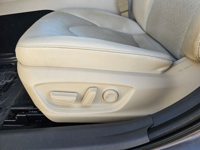 2023 Toyota Camry Hybrid XLE