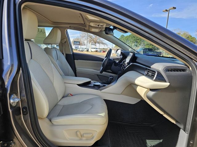 2023 Toyota Camry Hybrid XLE