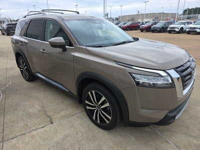 2024 Nissan Pathfinder Platinum