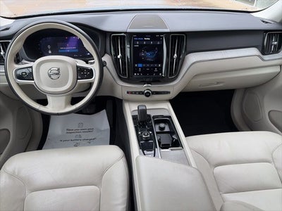 2023 Volvo XC60 B5 Plus Dark Theme