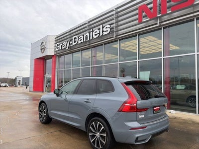 2023 Volvo XC60 B5 Plus Dark Theme