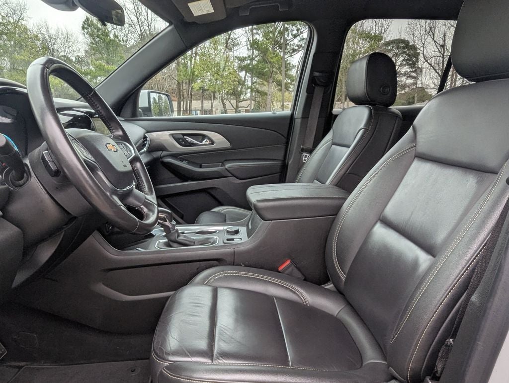 2022 Chevrolet Traverse LT Leather
