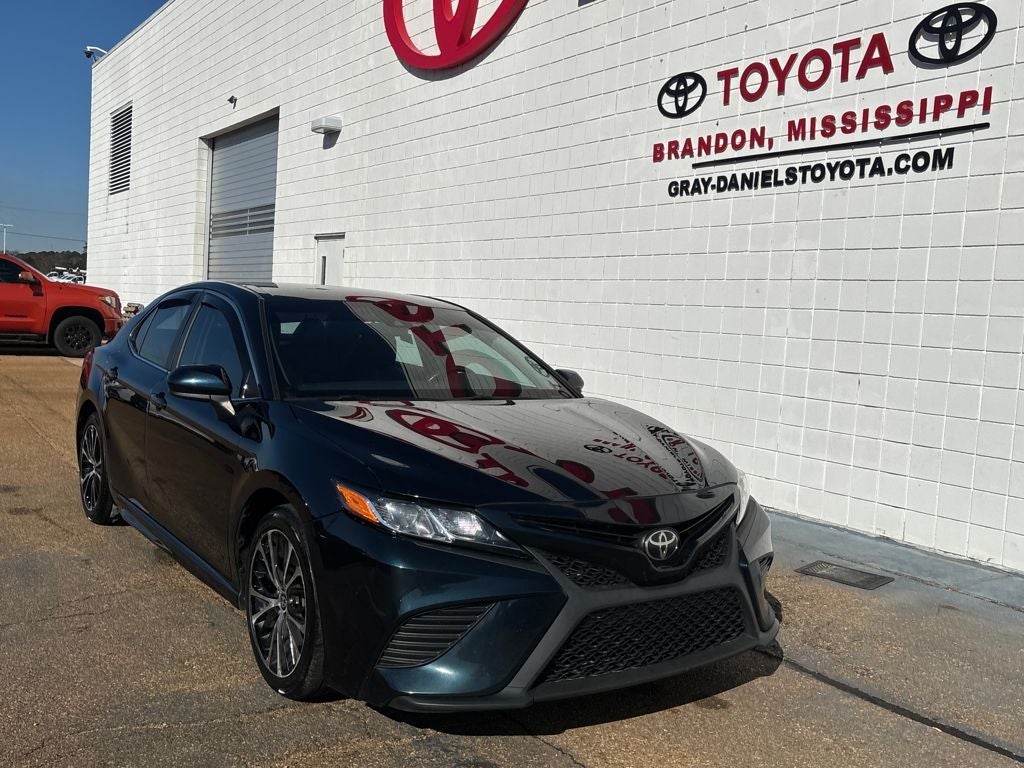 2020 Toyota Camry SE