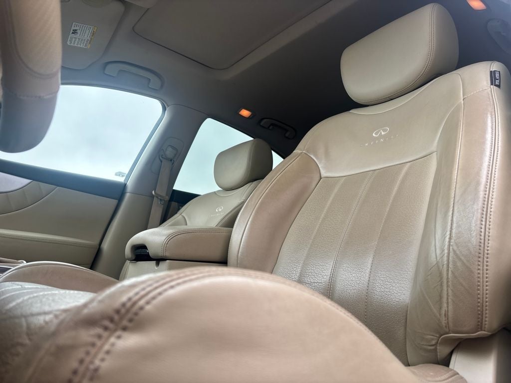 2014 INFINITI QX70 Base