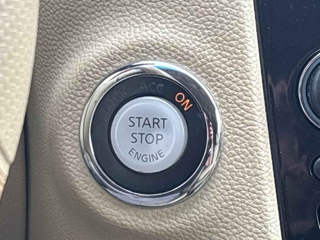 2014 INFINITI QX70 Base