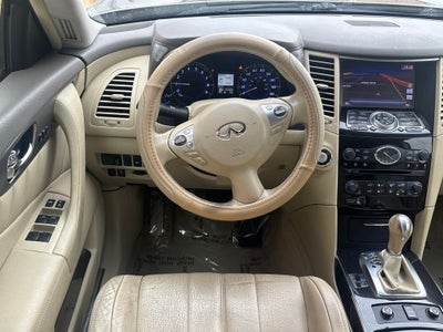 2014 INFINITI QX70 Base