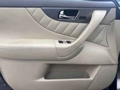 2014 INFINITI QX70 Base