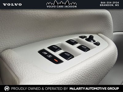 2018 Volvo XC90 T6 Momentum